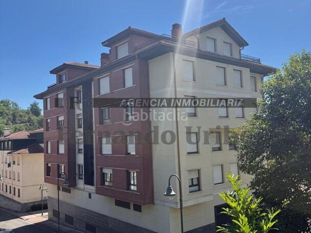 Dúplex en venta en Berriz. Amplio dúplex de 177 m con terraza, vistas y dos parcelas de garaje. Dúplex.