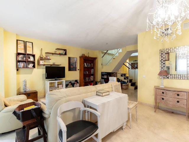 Dúplex en Venta en Brenes