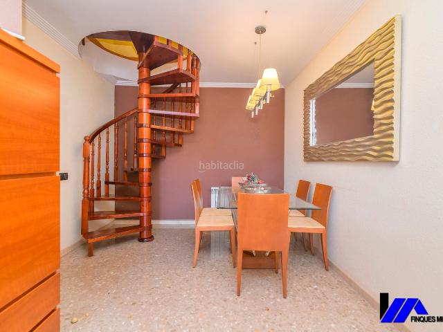 Dúplex en venta en Gavà, Passeig Maragall. Dúplex.