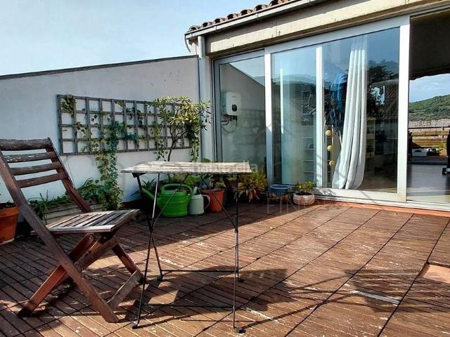 Dúplex en venta en Garriga La, Nord Oest Can Noguera. LA GARRIGA. PISO DÚPLEX, GRAN SALÓN, COCINA, 3 HABITACIONES DOBLES, UNA SUITE, 2 BAÑOS, 2 TERRAZAS, LUMINOSO, VISTAS, CÉNTRICO. Dúplex.