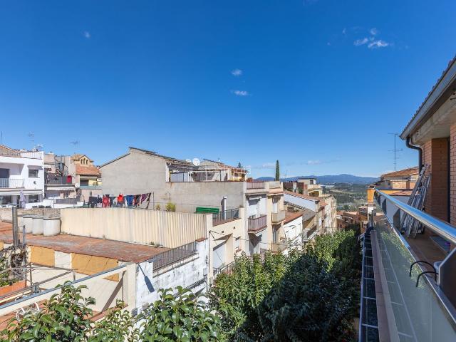 Dúplex en venta en Gelida. Espectacular dúplex en el corazón de Gelida con parking incluido. Dúplex.