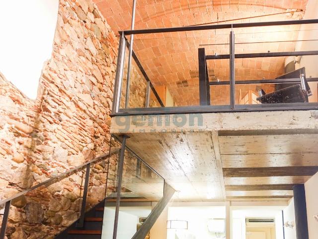 Dúplex en venta en Girona, Centre Barri Vell. DÚPLEX DE DISEÑO EXCLUSIVO, EN EDIFICIO HISTÓRICO JUNTO A LA PLAZA DE SANT PERE. Dúplex.