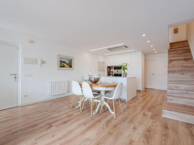 Ático en venta en Girona, Eixample Nord. Ático en el centro de Girona con dos terrazas. Áticos.
