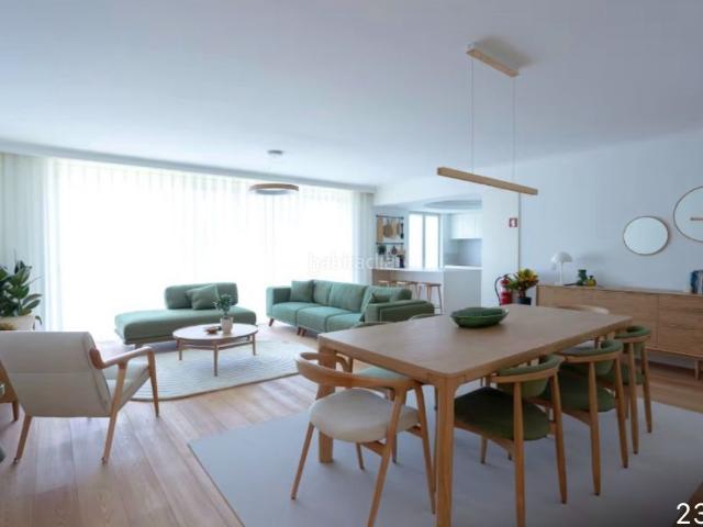 Dúplex en venta en Girona, Eixample Nord. Pis ampli de 120 m² amb terrassa i vistes espectaculars al riu Onyar. Dúplex.