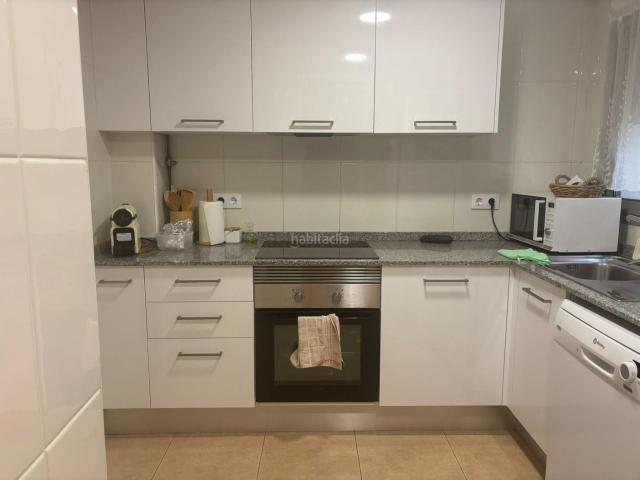 Dúplex en venta en Girona, Eixample Sud Migdia. Dúplex reformat de 132 m2, molt lluminós i actualment en rendibilitat a Girona. Dúplex.