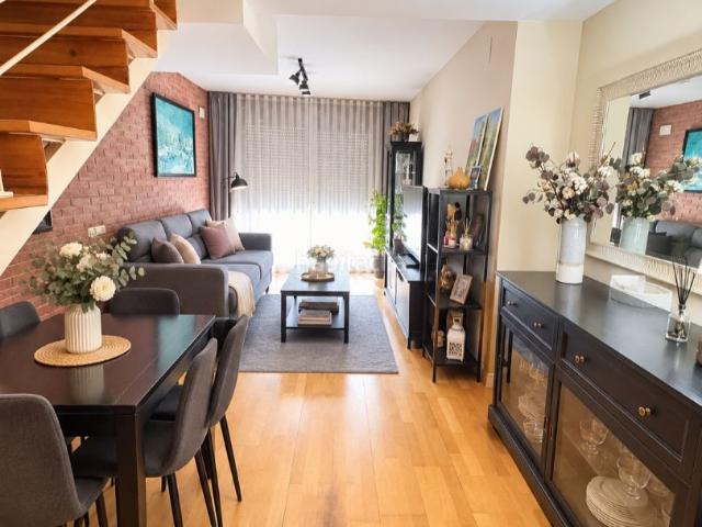 Dúplex en venta en Granollers, Sant miquel. DÚPLEX DE 95 m² CON TERRAZA EN PLENO CENTRO DE GRANOLLERS. Dúplex.
