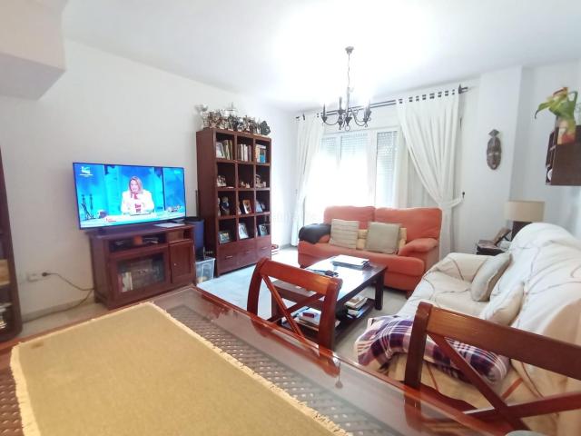 Dúplex en venta en Dos Hermanas, Vista Azul Consolación. Piso DUPLEX en Avenida España 3 hab. 2wc. y piscina. Dúplex Dos.