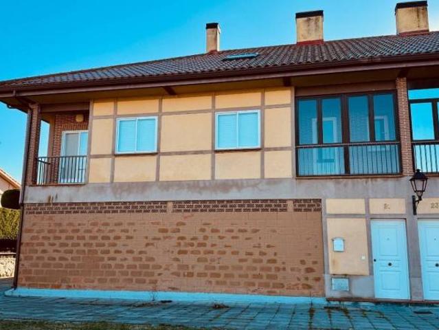 Dúplex en Venta en Estación del Espinar