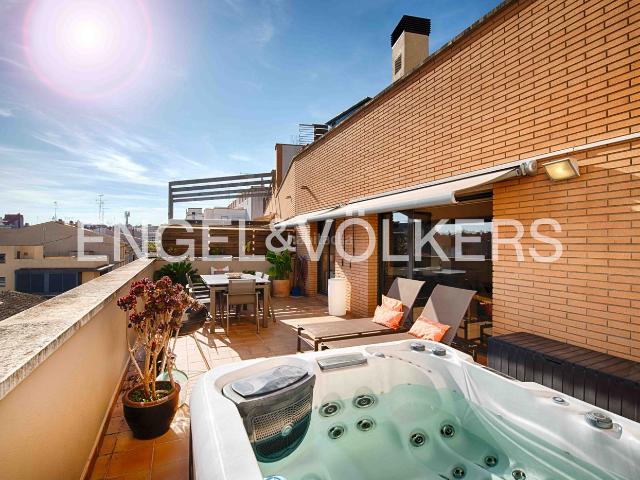 Dúplex en venta en Figueres, Centre. Dúplex con encanto en el corazón de Figueres luminoso, espacioso y con terrazas. Dúplex.