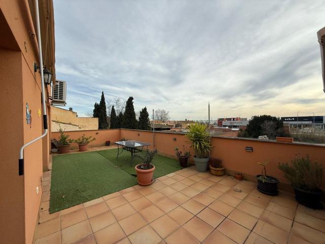 Dúplex en venta en Figueres, Vilatenim. Dúplex.