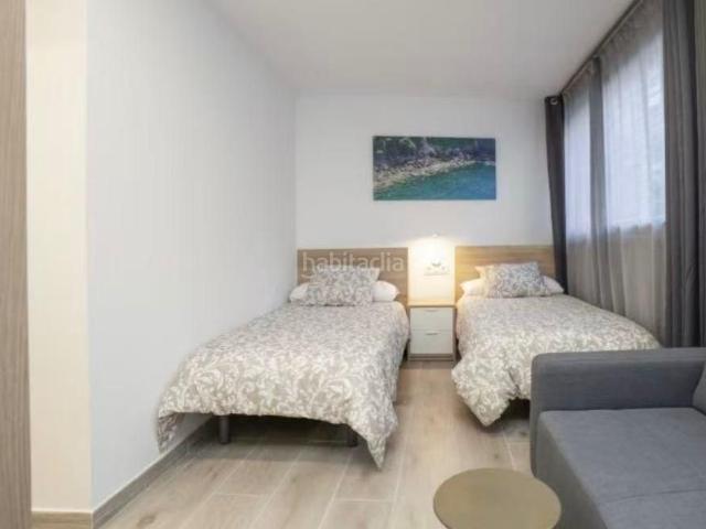 Dúplex en venta en Hospitalet de Llobregat L´, Collblanc. Junto Instituto Margarida Xirgu y carrer Ernest Lluch. Dúplex Hospitalet de Llobregat.