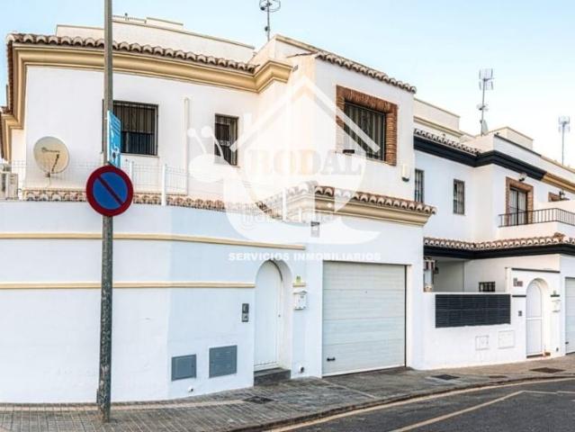 Dúplex en venta en Huércal de Almería. Dúplex de 4 dormitorios con gran patio y garaje en Los Pinos. Dúplex Huércal de.