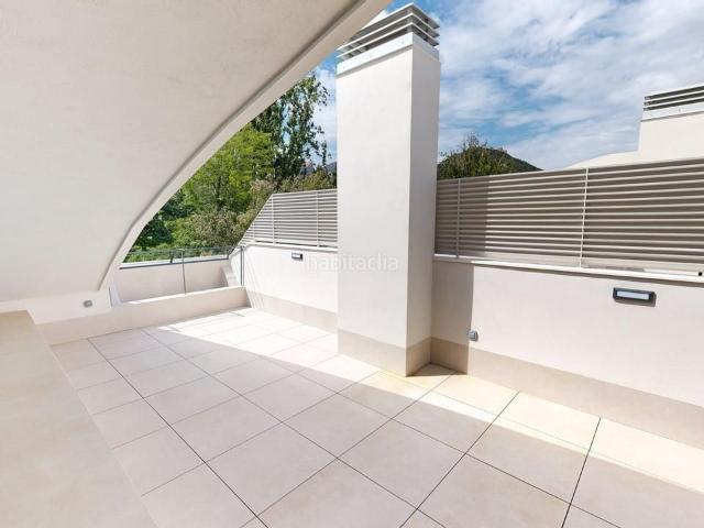 Dúplex en venta en Jaén, La Salobreja. Amplio dúplex con piscina privada y vestidor Residencial Alameda de Adolfo Suárez. Dúplex.
