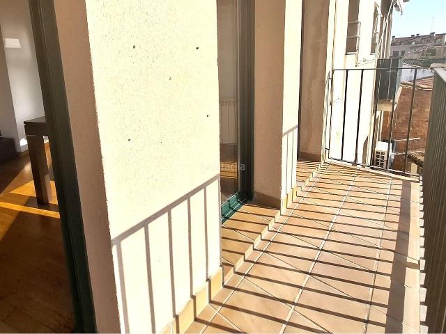 Dúplex en venta en Olesa de Montserrat. Zona centro, cerca de La Passió. Dúplex Olesa de.
