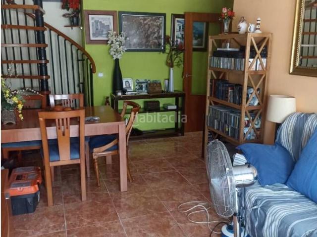 Dúplex en venta en Olot. Olot Les Tires Dúplex con plaza de aparcamiento en venta. Dúplex.