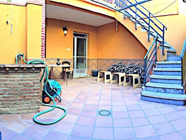 Dúplex en venta en Linares, Centro ciudad. Vivienda en Linares en planta baja con gran terraza de 4 habitaciones. Dúplex.