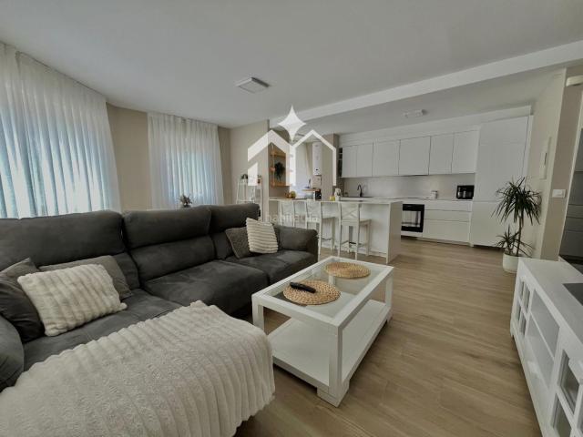 Dúplex en venta en Moaña. Dúplex reformado en el centro de moaña con vistas al mar. Dúplex.