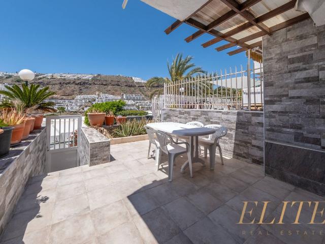 Dúplex en venta en Mogán, Puerto Rico. Apartamento Dúplex con vistas al mar en Puerto Rico terraza privada, piscina renovada y excelente ubicación. Dúplex.