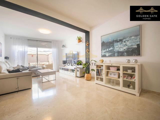 Dúplex en venta en Montgat. Dúplex de 4 dormitorios con terraza privada en el corazón de Montgat. Dúplex.