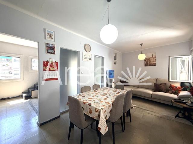Dúplex en venta en Mataró, Centre. Dúplex en edifico con encanto en el centro de Mataró. Dúplex.