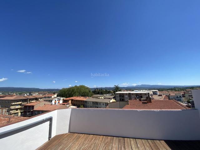 Dúplex en venta en Manlleu. Dúplex amb gran terrassa i 2 pk. Dúplex.