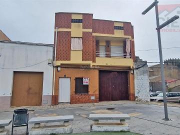 Dúplex en venta en Miajadas. PISO, CON PLANTA BAJA ACONDICIONADA CON RECIENTE REFORMA, BUENA SITUACION. Dúplex.