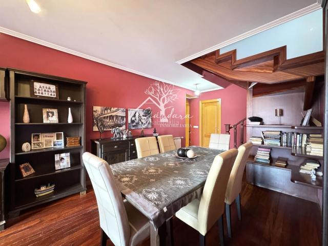 Dúplex en venta en Narón, Alto del Castaño. DÚPLEX DE 4 DORMITORIOS CON GARAJE, TRASTERO Y ASCENSOR EN O ALTO. Dúplex.