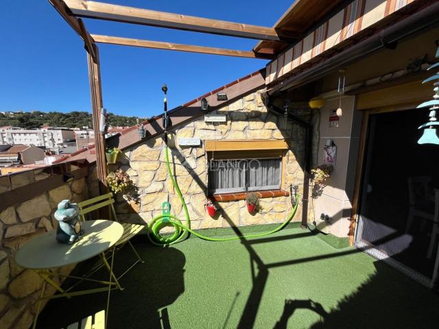 Dúplex en venta en Sant Vicenç dels Horts. Elegante Dúplex en Sant Vicenç dels Horts con plaza de parking. Dúplex Sant Vicenç dels.