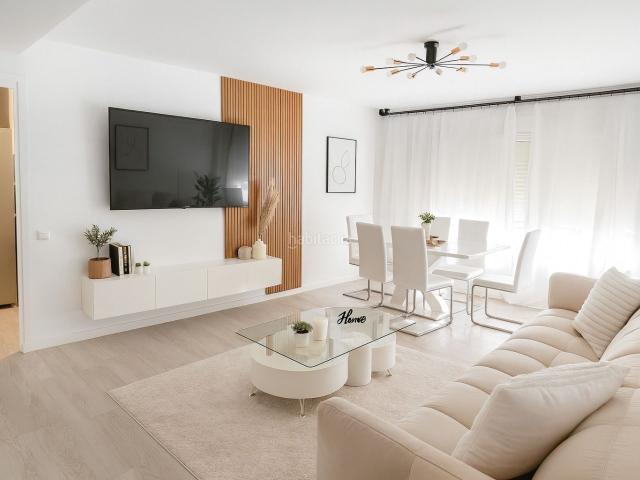 Dúplex en venta en Sant Adrià de Besòs, Sant Joan Baptista. Dúplex de 98 m² con plaza de parking en Sant Adrià de Besòs. Dúplex Sant Adrià de.