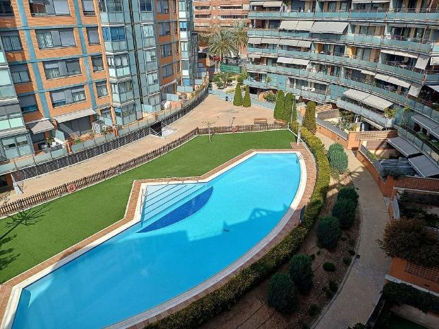 Dúplex en venta en Sant Andreu de la Barca, de 117 m² 3 habitaciones por 385.000