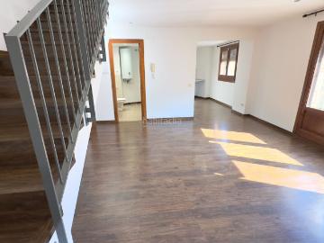 Dúplex en venta en Sant Llorenç Savall. DÚPLEX SEMINUEVO EN EL CORAZÓN DE SANT LLORENÇ SAVALL NATURALEZA, LUZ Y CONFORT A 40 MINUTOS DE BARCELONA. Dúplex Sant Llorenç.