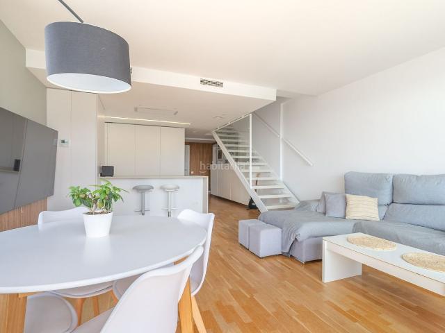 Dúplex en venta en Sant Pere de Ribes, Mas d´En Serra Els Cards. Ático dúplex exclusivo con amplias terrazas y vistas al mar y al Parque Natural del Garraf. Dúplex Sant Pere de.