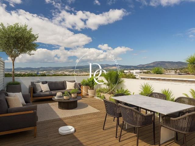 Dúplex en venta en Sant Pere de Ribes, Mas d´En Serra Els Cards. Duplex de 170 m2 con vistas y terraza en venta en Sant Pere de Ribes. Dúplex Sant Pere de.