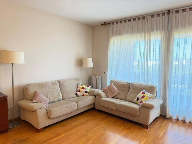 Dúplex en venta en ronda De Santa Julita, Sant Quirze del Vallès, de 165 m² 4 habitaciones por 640.000