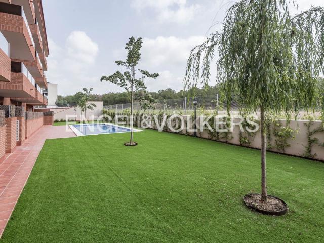 Dúplex en venta en Sant Quirze del Vallès, Mas Duran. Descubre en Sant Quirze del Vallès un apartamento de obra nueva 2026 4 dormitorios, terraza y balcón, piscina comunitaria, aparca. Dúplex Sant.