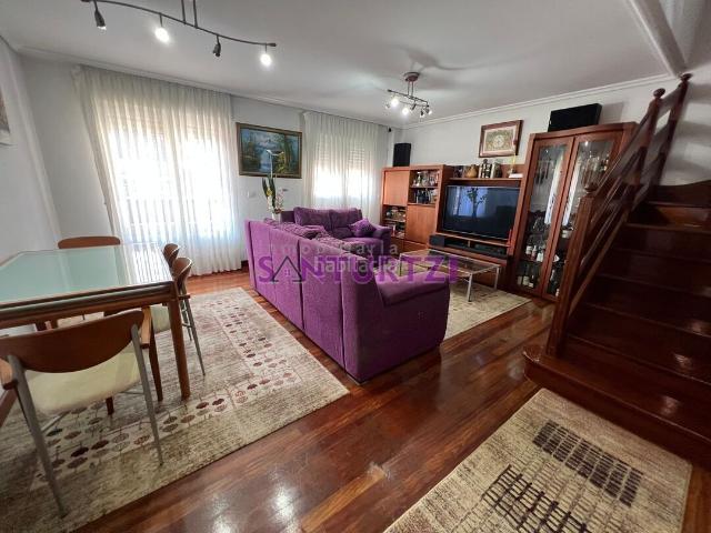 Dúplex en venta en Santurtzi, Kabiezes. Inmobiliaria Santurtzi ofrece en exclusiva Duplex en Kabiezes. Dúplex.