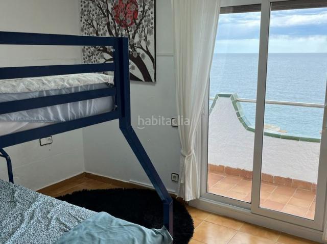 Dúplex en venta en Sitges, Aiguadolç Sant Sebastià Costa Dorada. Fantastico duplex delante del mar con piscina y parking comunitario. Dúplex.