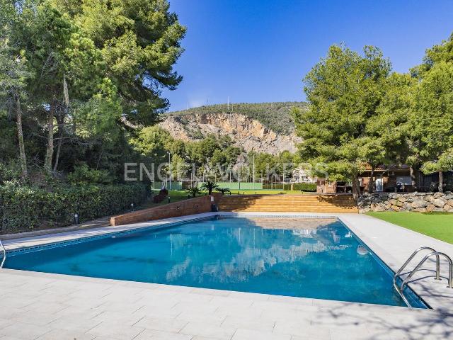 Dúplex en venta en Sitges, Les Botigues de Sitges Costa Dorada. Impresionante dúplex con vistas panorámicas que le fascinará. Dúplex.