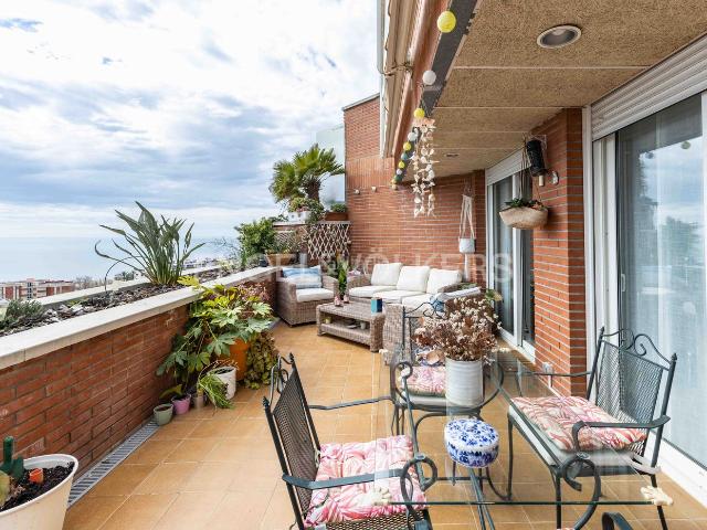 Dúplex en venta en Sitges, Les Botigues de Sitges Costa Dorada. Impresionante dúplex con vistas panorámicas que le fascinará. Dúplex.