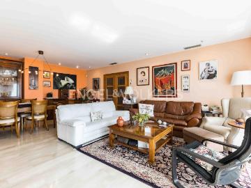 Dúplex en venta en Sitges, Les Botigues de Sitges Costa Dorada. Impresionante dúplex con vistas panorámicas que le fascinará. Dúplex.