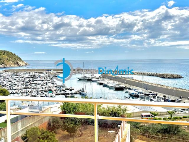 Dúplex en venta en Palamós, El Pedró Costa Brava. Dúplex con vista al mar, garaje y trastero en la zona del Pedró. Dúplex.
