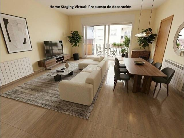 Dúplex en venta en Palamós, Platja Gran Costa Brava. Ático dúplex muy diáfano, con 4 habitaciones y solarium con inmensas posibilidades. Dúplex.