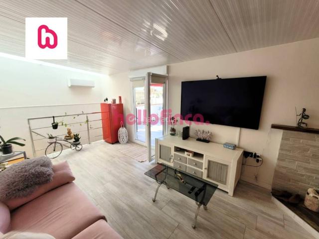 Dúplex en venta en Palafolls. Dúplex reformado con terraza de 25 m en Palafolls listo para entrar a vivir cerca del mar. Dúplex.