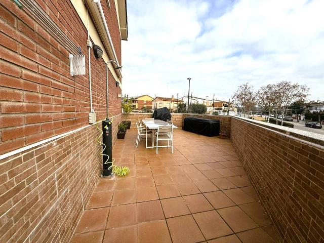 Dúplex en Venta en Palau solità i Plegamans