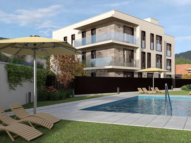 Planta baja en venta en Papiol El. Obra nueva en El Papiol: pisos con jardín, terrazas y piscina comunitaria. Plantas bajas Papiol.