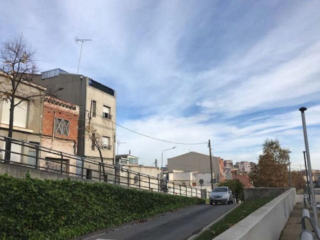 Dúplex en venta en paseo Del Vintidos de Juliol, Terrassa, de 124 m² 3 habitaciones por 100.000