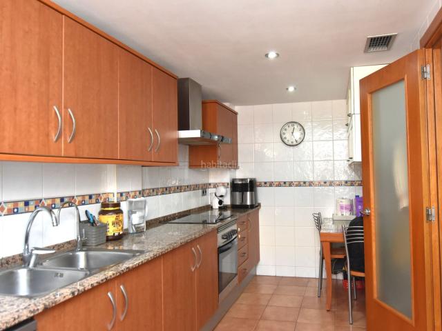 Dúplex en venta en Pineda de Mar, Can Moré Santa Anna Can Feliu de Merola. Casa adosada reformada en venta en Pineda de Mar con terraza, garaje y trastero cerca del mar. Dúplex Pineda de.