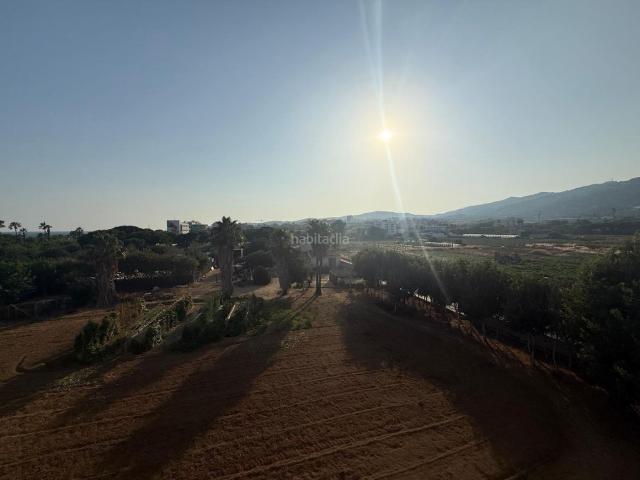 Dúplex en venta en Pineda de Mar, Centre. Dúplex en venda a segona línia de mar amb 2 terrasses, piscina, pàrquing i traster a Pineda de Mar. Dúplex Pineda de.