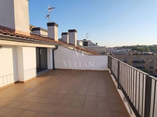 Dúplex en venta en plaza Catalunya, Llinars del Valles, de 152 m² 4 habitaciones por 462.000