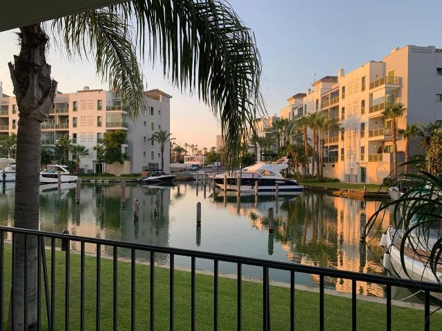 Dúplex en Venta en Puerto de Sotogrande La Marina